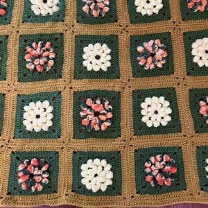 Vintage handmade granny square crocheted blanket, beautiful preloved condition!